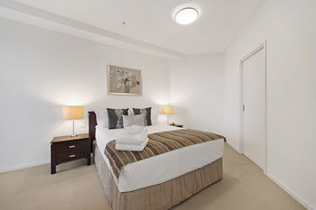 Docklands Private Collection Of Apartments - NewQuay - Hervey Bay Accommodation 16