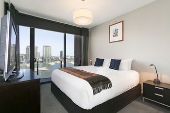 Docklands Private Collection Of Apartments - NewQuay - Hervey Bay Accommodation 17