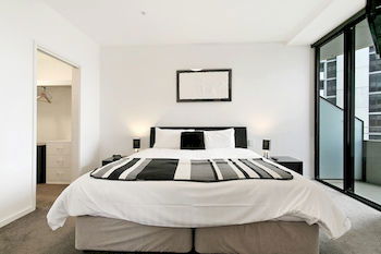 Docklands Private Collection Of Apartments - NewQuay - Hervey Bay Accommodation 18