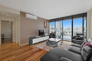 Docklands Private Collection Of Apartments - NewQuay - Hervey Bay Accommodation 23