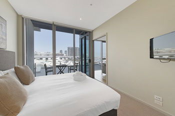 Docklands Private Collection Of Apartments - NewQuay - Hervey Bay Accommodation 27