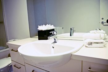 Docklands Private Collection Of Apartments - NewQuay - Hervey Bay Accommodation 41