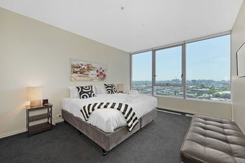 Docklands Private Collection Of Apartments - NewQuay - Hervey Bay Accommodation 42