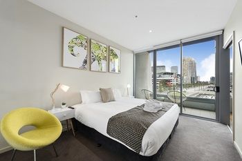 Docklands Private Collection Of Apartments - NewQuay - Hervey Bay Accommodation 57
