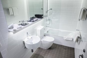 ADGE Boutique Apartment Hotel - Tourism Hervey Bay 13