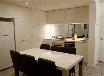 Melbourne Holiday Apartments At McCrae Docklands - Hervey Bay Accommodation 6