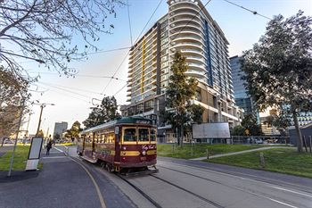 Melbourne Holiday Apartments At McCrae Docklands - Hervey Bay Accommodation 9