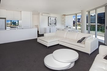 Melbourne Holiday Apartments At McCrae Docklands - Hervey Bay Accommodation 23