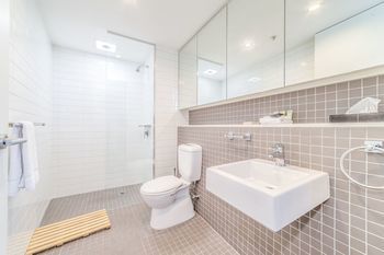 Melbourne Holiday Apartments At McCrae Docklands - Hervey Bay Accommodation 26