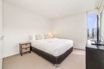 Melbourne Holiday Apartments At McCrae Docklands - Hervey Bay Accommodation 29