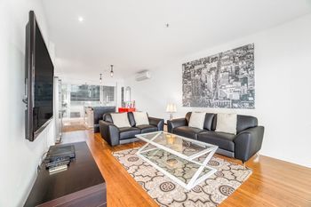 Melbourne Holiday Apartments At McCrae Docklands - Hervey Bay Accommodation 32