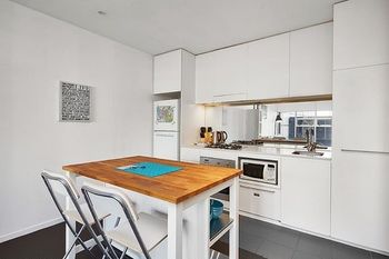 Melbourne Holiday Apartments At McCrae Docklands - Hervey Bay Accommodation 34
