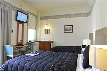 Hotel Gosford - Hervey Bay Accommodation 9