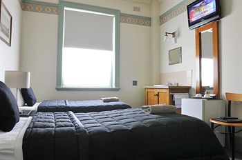 Hotel Gosford - Hervey Bay Accommodation 10