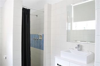Hotel Gosford - Hervey Bay Accommodation 13