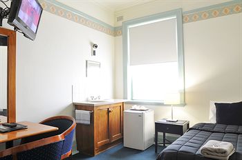 Hotel Gosford - Hervey Bay Accommodation 14