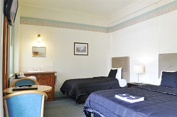 Hotel Gosford - Hervey Bay Accommodation 19