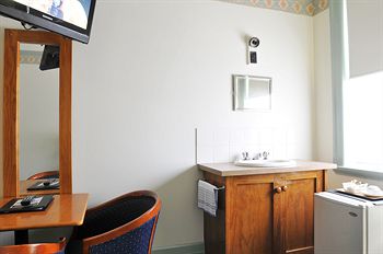 Hotel Gosford - Hervey Bay Accommodation 20