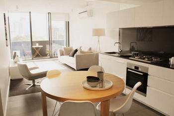Guilfoyle Apartments - Hervey Bay Accommodation 3