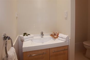 H Boutique Hotel - Tourism Hervey Bay 2