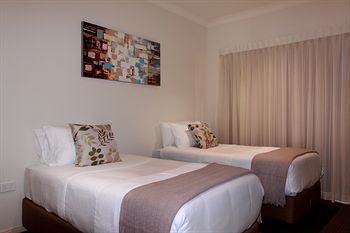 H Boutique Hotel - Tourism Hervey Bay 5