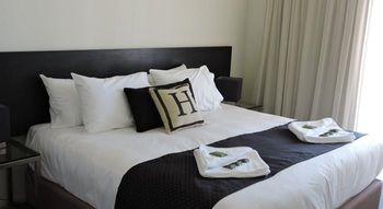 H Boutique Hotel - Tourism Hervey Bay 13