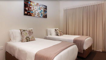 H Boutique Hotel - Tourism Hervey Bay 15