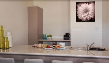 H Boutique Hotel - Tourism Hervey Bay 22