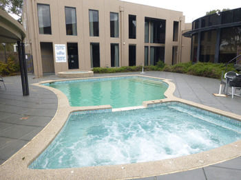 Dingley International Hotel - Hervey Bay Accommodation 1