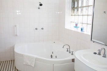 Tumut Valley Motel - Hervey Bay Accommodation 20
