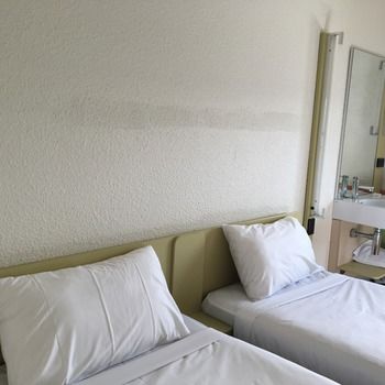 Ibis Budget Fawkner - Hervey Bay Accommodation 10