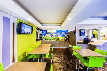 Ibis Budget Fawkner - Hervey Bay Accommodation 13