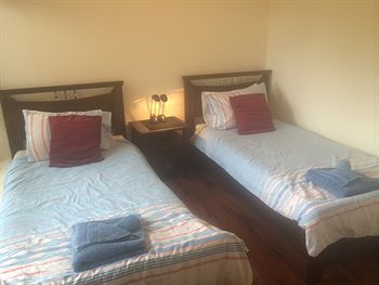 Australian Home Away @ East Doncaster Andersons Creek 1 - Hervey Bay Accommodation 4