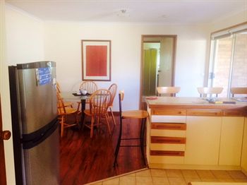 Australian Home Away @ East Doncaster Andersons Creek 1 - Hervey Bay Accommodation 9
