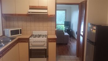 Australian Home Away @ East Doncaster Andersons Creek 1 - Hervey Bay Accommodation 11