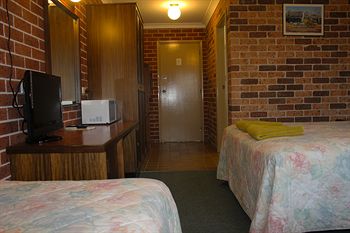 Colonial Motor Inn Lithgow - Hervey Bay Accommodation 9