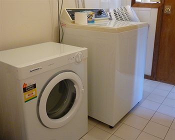 Australian Home Away @ Doncaster Andersons Creek 2 - Hervey Bay Accommodation 2