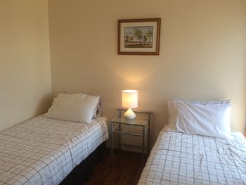 Australian Home Away @ Doncaster Andersons Creek 2 - Hervey Bay Accommodation 5