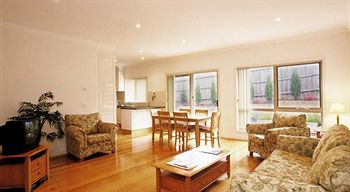 Waverley Corporate Townhouses - Hervey Bay Accommodation 5