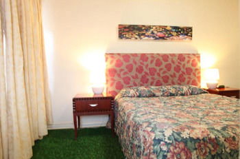 Carnegie Motor Inn - Hervey Bay Accommodation 5