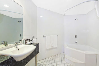 Quality Suites Boulevard On Beaumont - Hervey Bay Accommodation 3