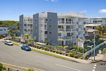Sandy Shores Luxury Holiday Units - Hervey Bay Accommodation 0