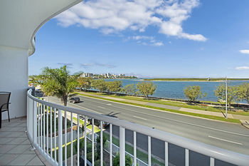 Sandy Shores Luxury Holiday Units - Hervey Bay Accommodation 5