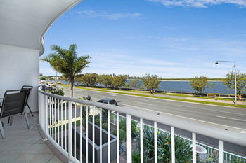 Sandy Shores Luxury Holiday Units - Hervey Bay Accommodation 6