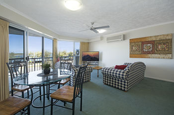 Sandy Shores Luxury Holiday Units - Hervey Bay Accommodation 21