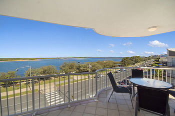 Sandy Shores Luxury Holiday Units - Hervey Bay Accommodation 41