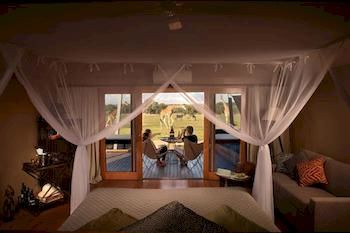 Zoofari Lodge, Taronga Western Plains Zoo - Hervey Bay Accommodation 0