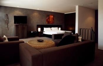 Hotel Ravesis - Hervey Bay Accommodation 5