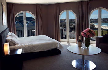 Hotel Ravesis - Hervey Bay Accommodation 13