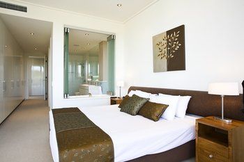 White Shells Luxury Apartments - Hervey Bay Accommodation 2